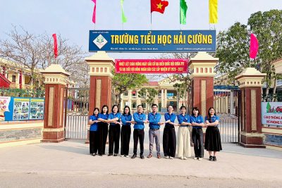 ĐOÀN VIÊN VÀ HỌC SINH TRƯỜNG TIỂU HỌC HẢI CƯỜNG  RA QUÂN VỆ SINH MÔI TRƯỜNG HƯỚNG TỚI NGÀY BẦU CỬ
